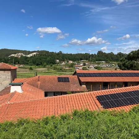 Quinta Do Pinheiro 吉马良斯