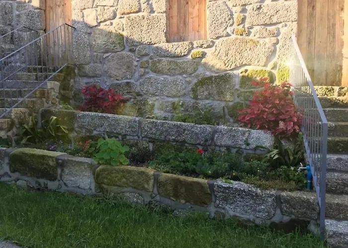 农家乐 Quinta Do Pinheiro 吉马良斯